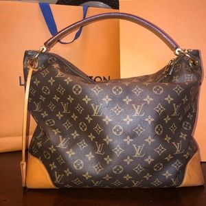 Authentic Louis Vuitton Berri MM Hobo Handbag